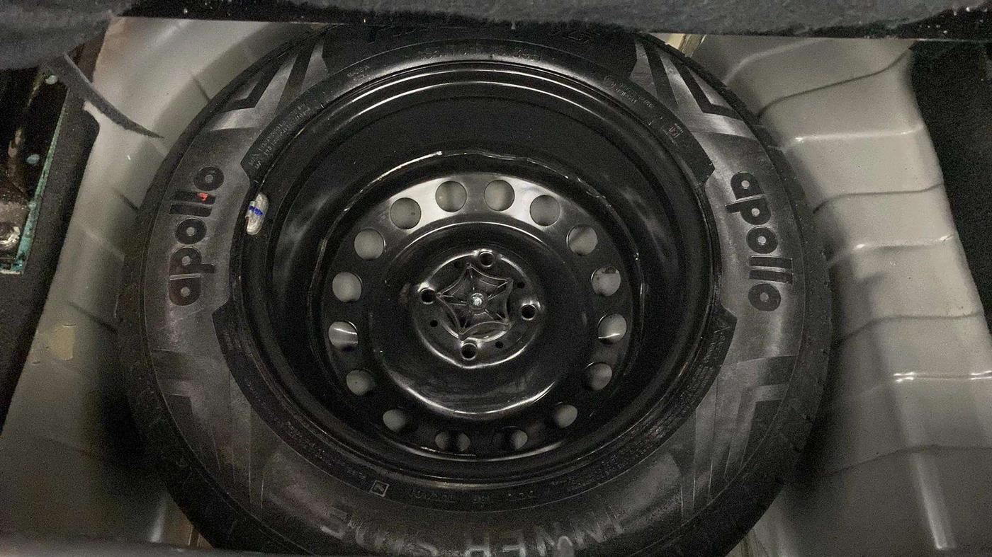 2023 Tata PUNCH ADVENTURE AMT, CNG, Automatic, 17,558 km, Spare Tyre