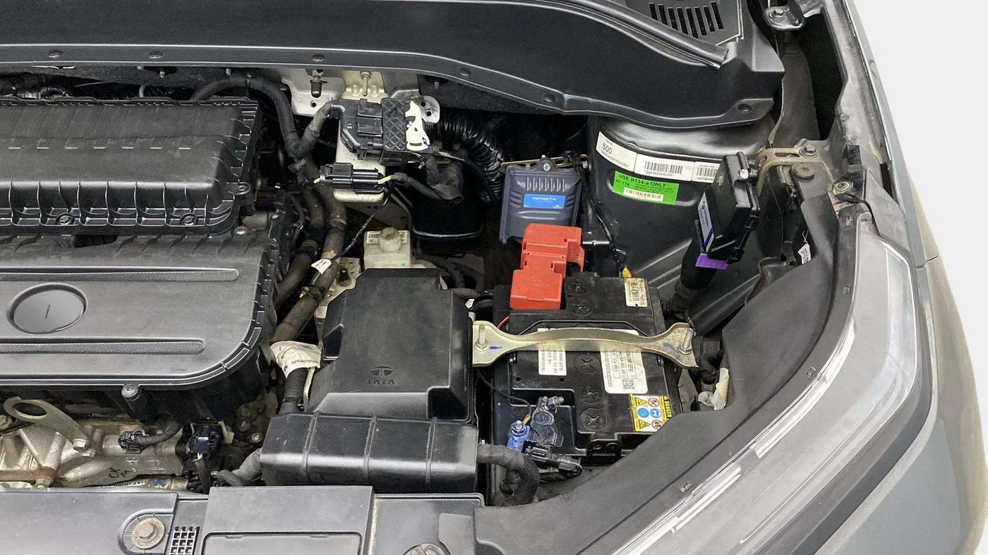 2023 Tata PUNCH ADVENTURE AMT, CNG, Automatic, 17,558 km, Engine View - Left