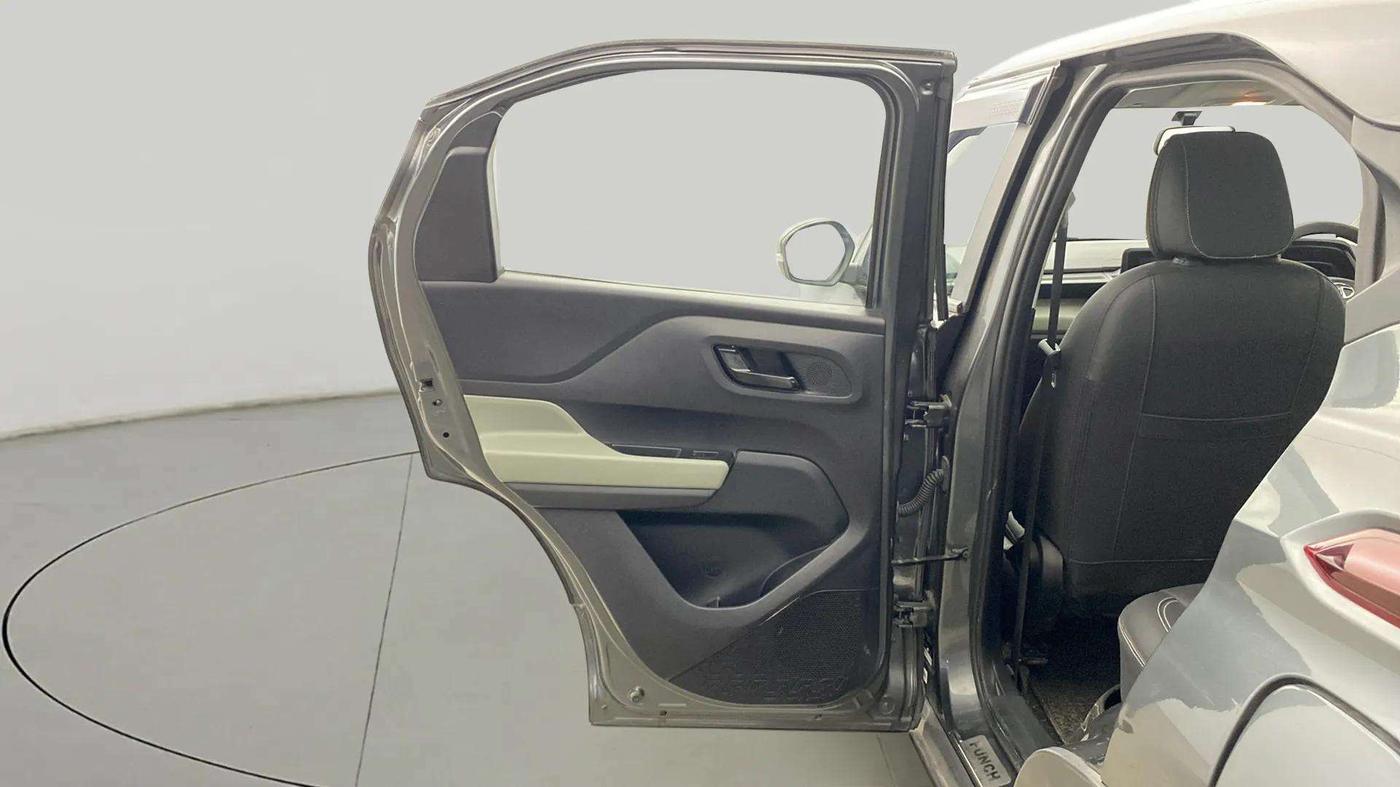2023 Tata PUNCH ADVENTURE AMT, CNG, Automatic, 17,558 km, LHS Rear Door