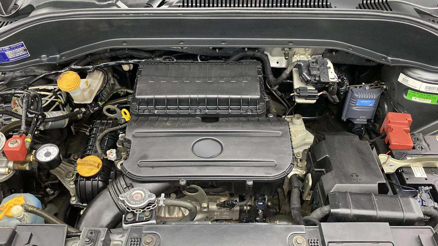 2023 Tata PUNCH ADVENTURE AMT, CNG, Automatic, 17,558 km, Engine View