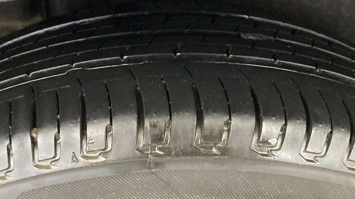 2019 Maruti Ciaz DELTA 1.5 SHVS MT PETROL, Petrol, Manual, 57,240 km, Right Rear Tyre Tread