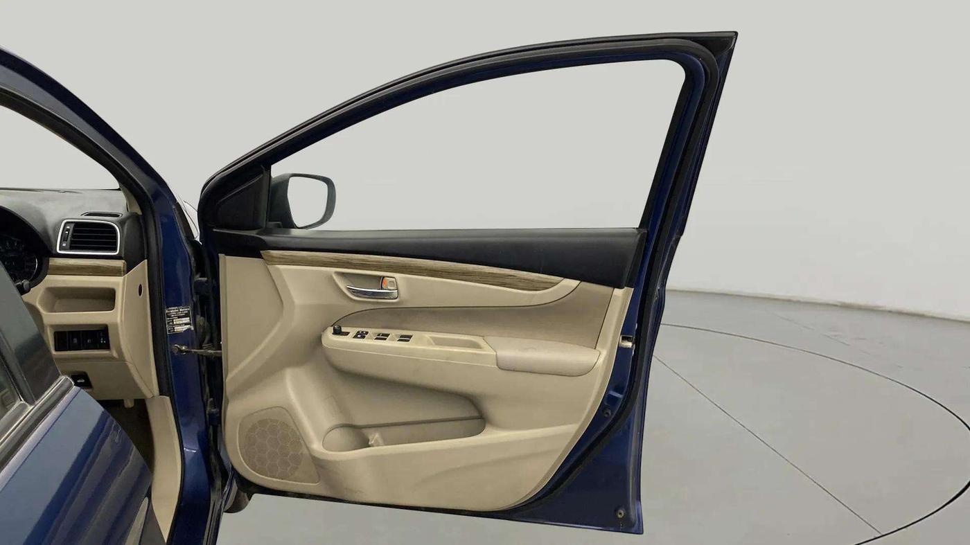 2019 Maruti Ciaz DELTA 1.5 SHVS MT PETROL, Petrol, Manual, 57,240 km, RHS Front Door