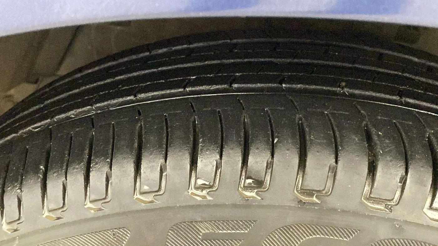 2019 Maruti Ciaz DELTA 1.5 SHVS MT PETROL, Petrol, Manual, 57,240 km, Left Front Tyre Tread