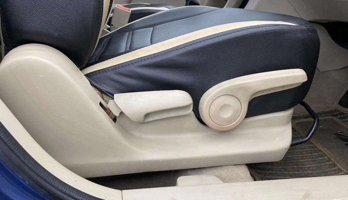 2019 Maruti Ciaz DELTA 1.5 SHVS MT PETROL, Petrol, Manual, 57,240 km, Driver Side Adjustment Panel