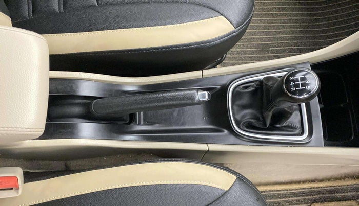 2019 Maruti Ciaz DELTA 1.5 SHVS MT PETROL, Petrol, Manual, 57,240 km, Gear Lever