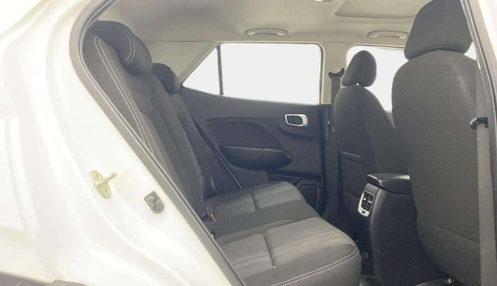 2020 Hyundai VENUE SX 1.0 TURBO IMT, Petrol, Manual, 22,261 km, Right Side Rear Door Cabin