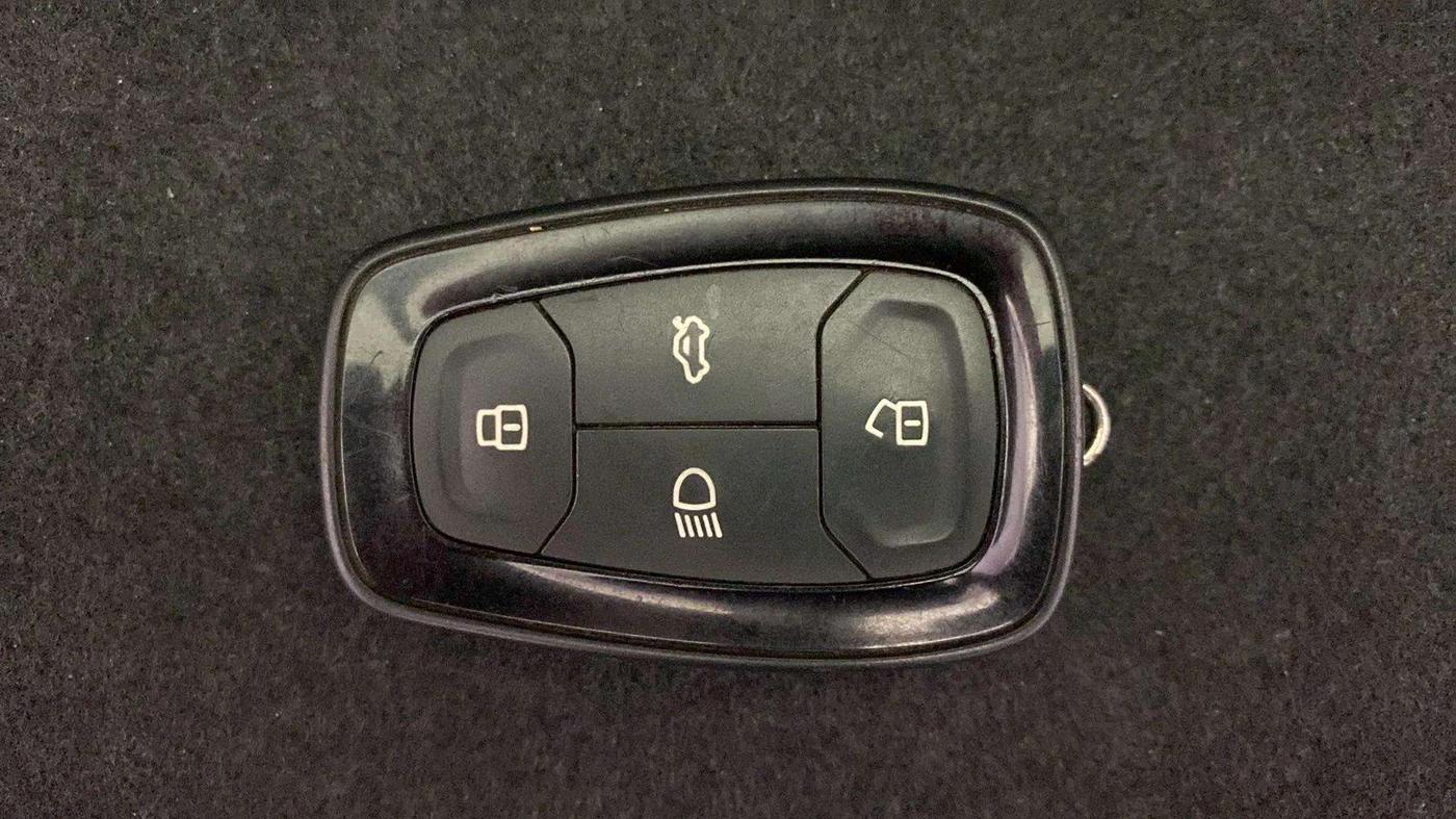 2021 Tata ALTROZ XZ DIESEL, Diesel, Manual, 73,249 km, Key Close Up