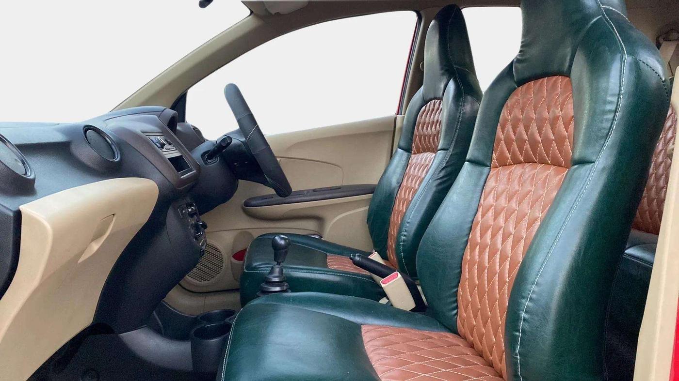 2014 Honda Brio EX MT, Petrol, Manual, 48,494 km, Right Side Front Door Cabin