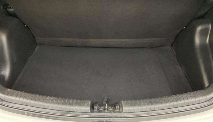 2013 Hyundai Grand i10 MAGNA 1.2 KAPPA VTVT, Petrol, Manual, 71,791 km, Dicky (Boot door) - Parcel tray missing