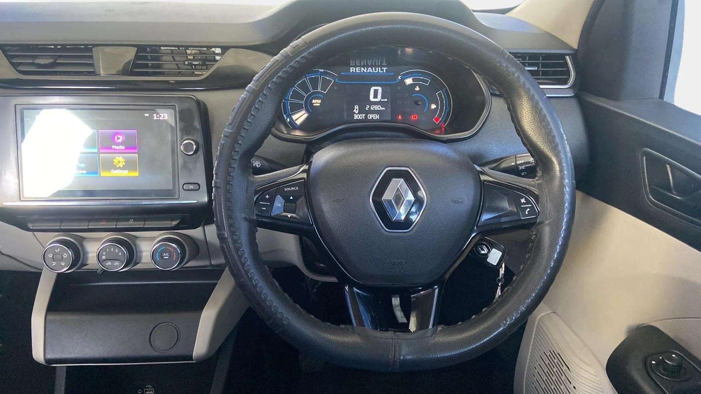 2022 Renault TRIBER RXT, Petrol, Manual, 21,288 km, Steering Wheel Close Up