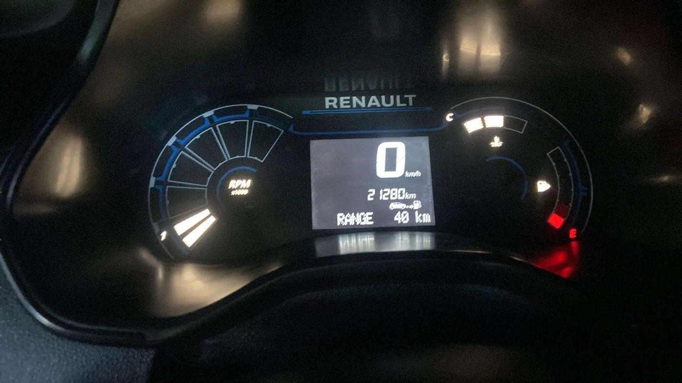2022 Renault TRIBER RXT, Petrol, Manual, 21,288 km, Odometer Image