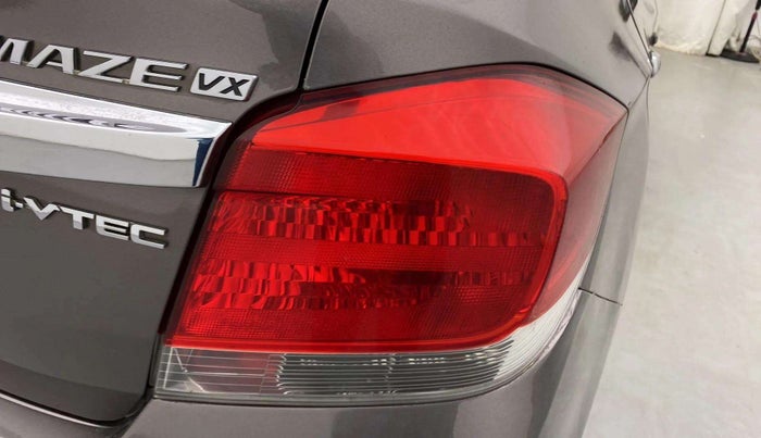 2015 Honda Amaze 1.2L I-VTEC VX, Petrol, Manual, 71,265 km, Right tail light - Minor damage