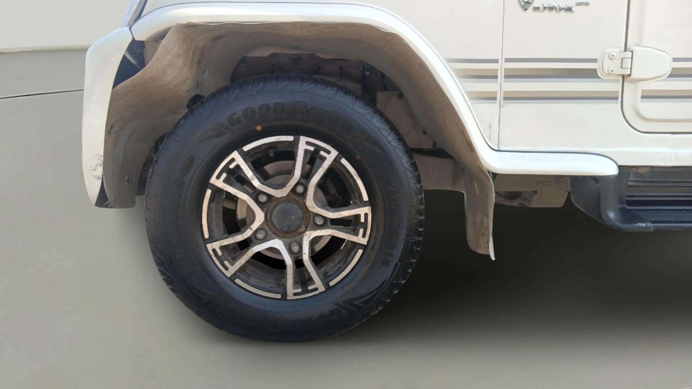 2021 Mahindra Bolero B6, Diesel, Manual, 78,492 km, Left Front Wheel