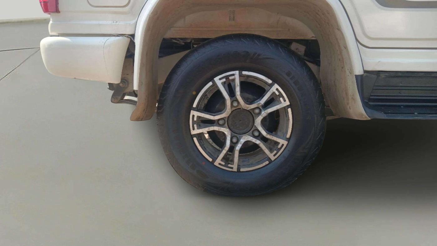 2021 Mahindra Bolero B6, Diesel, Manual, 78,492 km, Right Rear Wheel