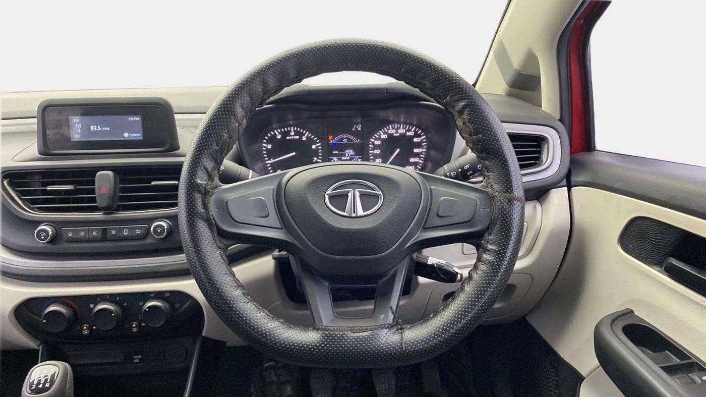2021 Tata ALTROZ XE PETROL, Petrol, Manual, 7,133 km, Steering Wheel Close Up
