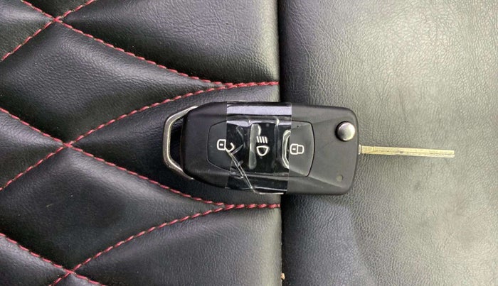 2021 Tata ALTROZ XE PETROL, Petrol, Manual, 7,133 km, Key Close Up