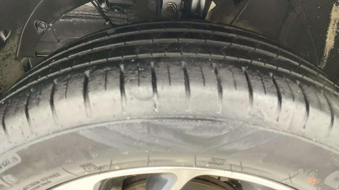 2021 Maruti Baleno ZETA PETROL 1.2, Petrol, Manual, 32,819 km, Left Front Tyre Tread