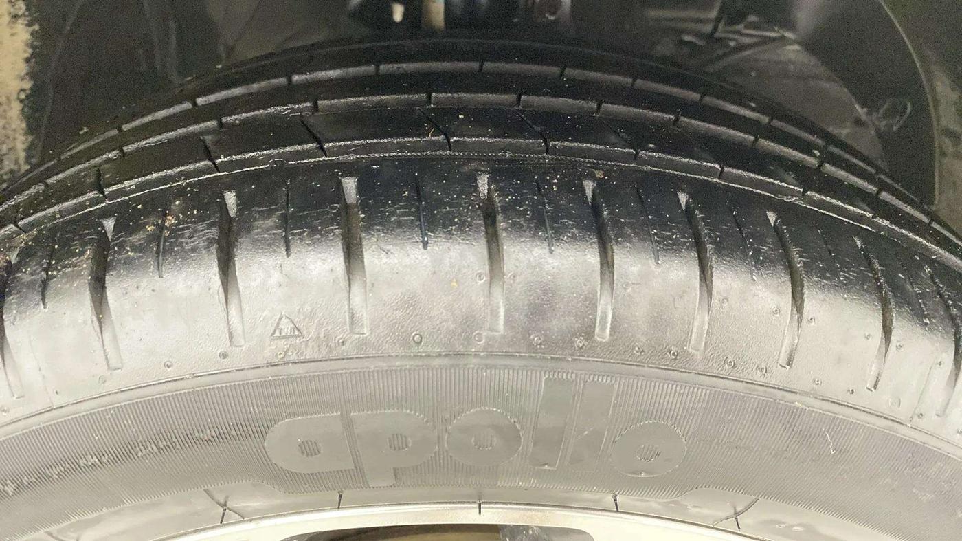 2021 Maruti Baleno ZETA PETROL 1.2, Petrol, Manual, 32,819 km, Right Front Tyre Tread