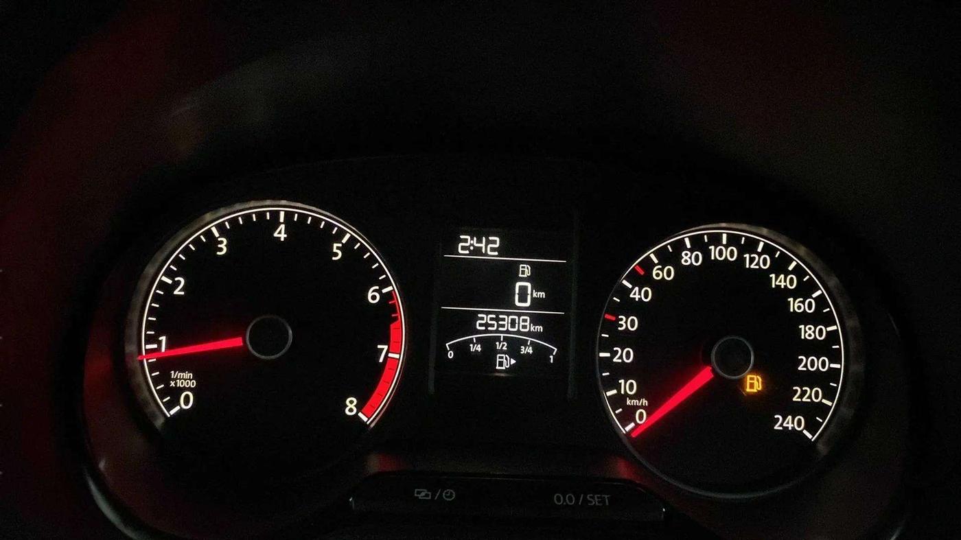 2016 Volkswagen Ameo COMFORTLINE 1.2L, Petrol, Manual, 25,290 km, Odometer Image