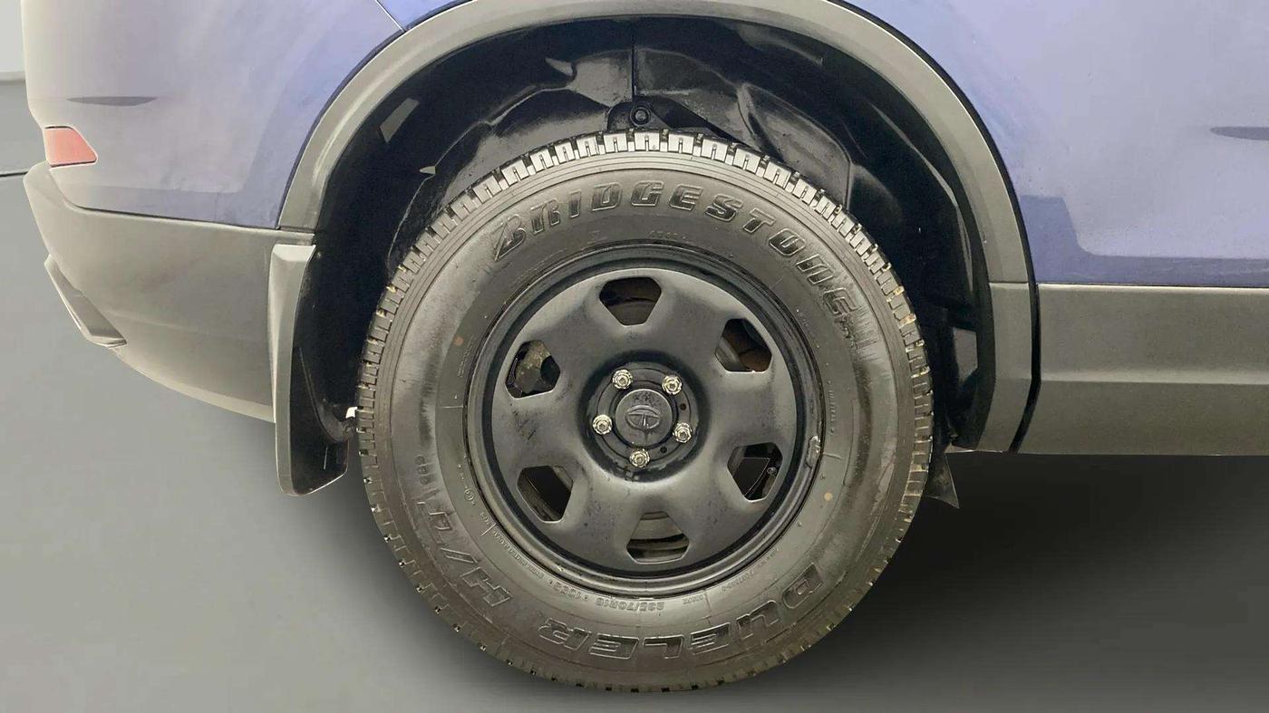 2022 Tata Safari XMA, Diesel, Automatic, 51,930 km, Right Rear Wheel