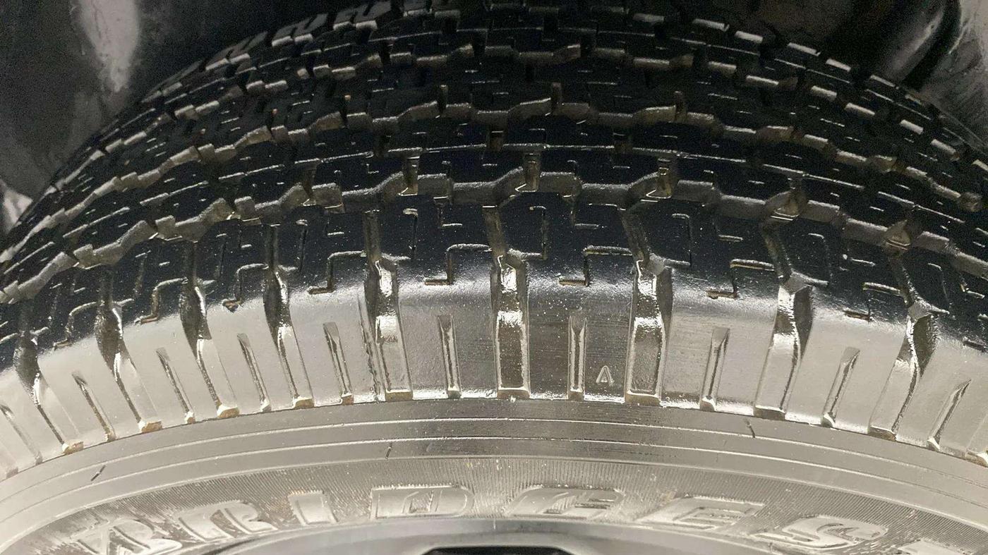 2022 Tata Safari XMA, Diesel, Automatic, 51,930 km, Right Rear Tyre Tread