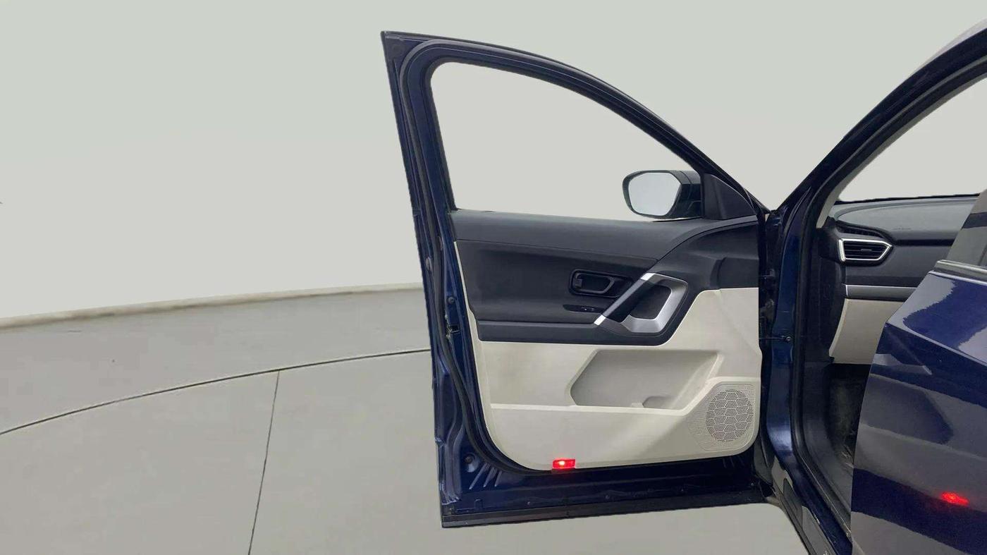 2022 Tata Safari XMA, Diesel, Automatic, 51,930 km, LHS Front Door