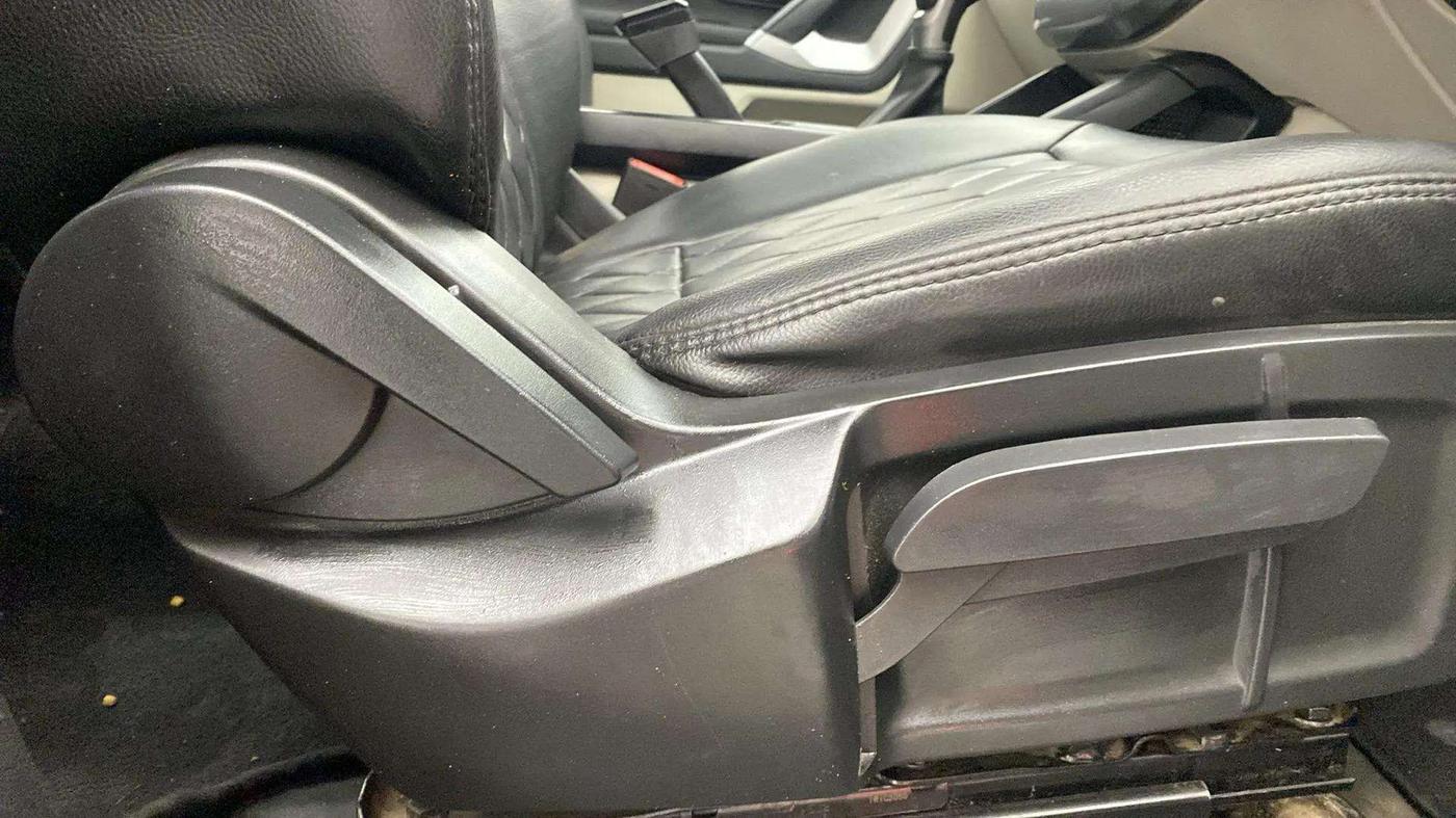 2022 Tata Safari XMA, Diesel, Automatic, 51,930 km, Driver Side Adjustment Panel