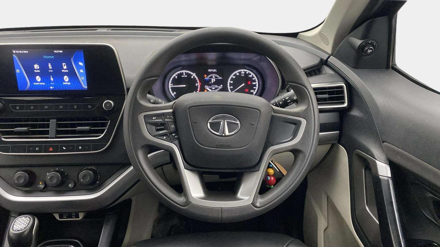2022 Tata Safari XMA, Diesel, Automatic, 51,930 km, Steering Wheel Close Up