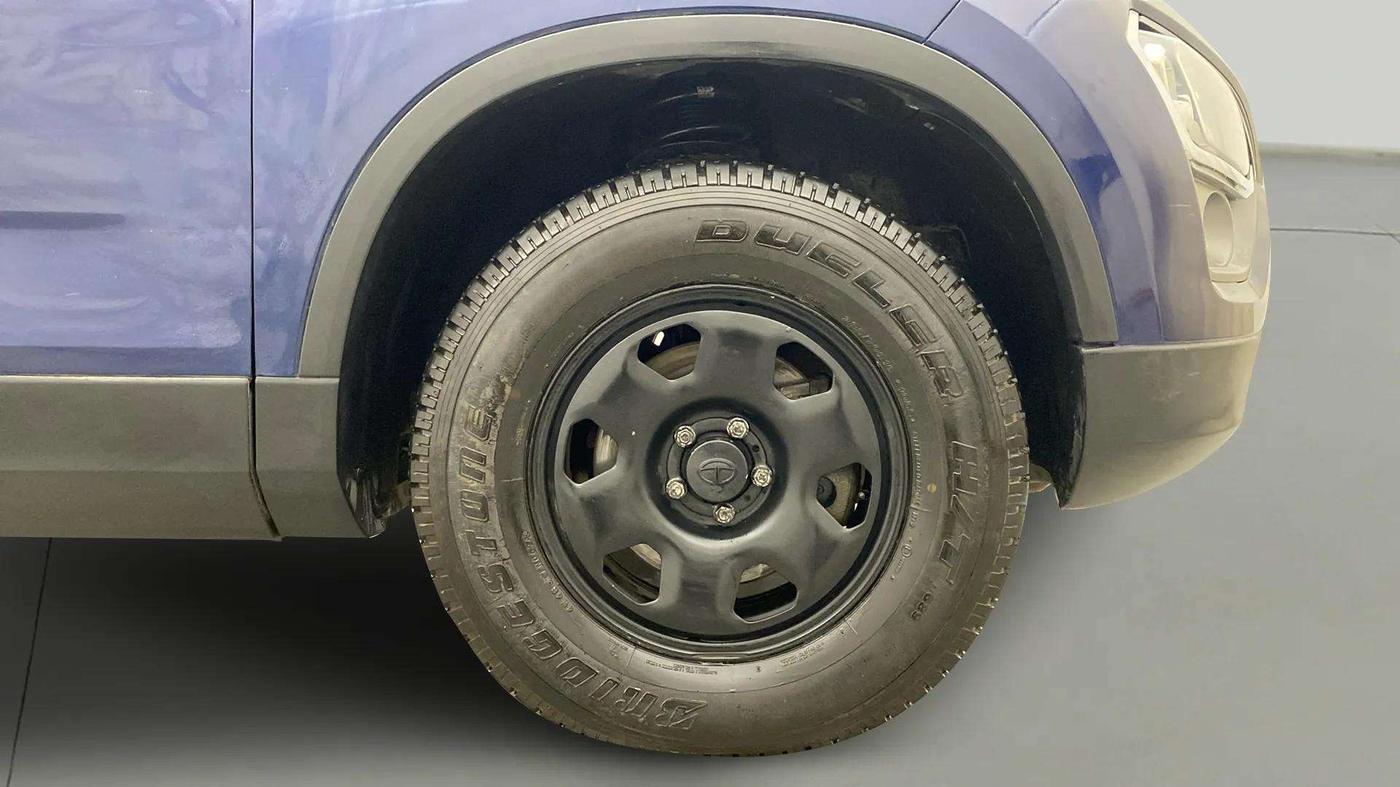 2022 Tata Safari XMA, Diesel, Automatic, 51,930 km, Right Front Wheel