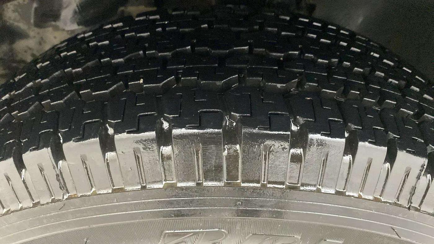 2022 Tata Safari XMA, Diesel, Automatic, 51,930 km, Left Front Tyre Tread