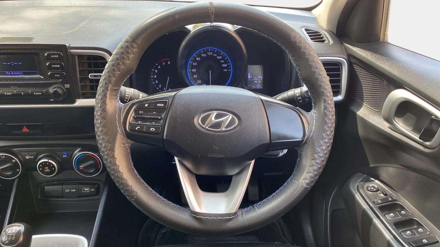 2022 Hyundai VENUE S 1.2, Petrol, Manual, 34,784 km, Steering Wheel Close Up
