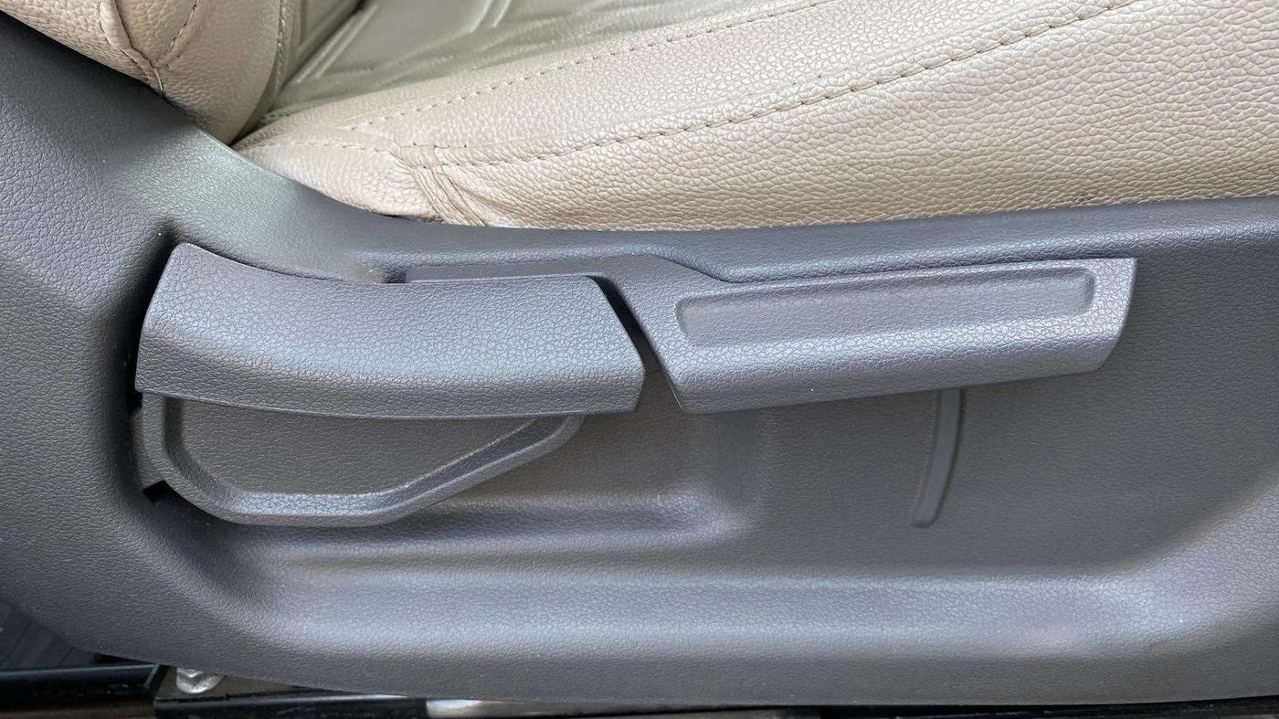 2022 Hyundai AURA SX 1.2, Petrol, Manual, 34,010 km, Driver Side Adjustment Panel