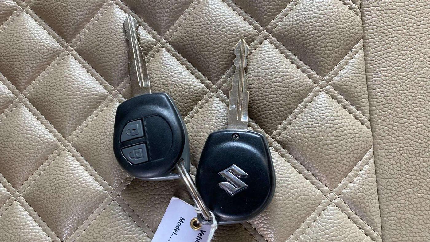 2018 Maruti Wagon R 1.0 VXI AMT, Petrol, Automatic, 8,182 km, Key Close Up