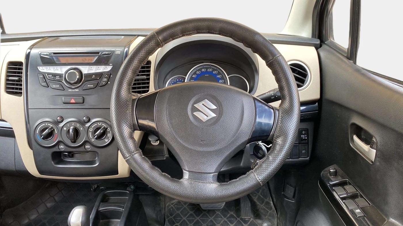 2018 Maruti Wagon R 1.0 VXI AMT, Petrol, Automatic, 8,182 km, Steering Wheel Close Up