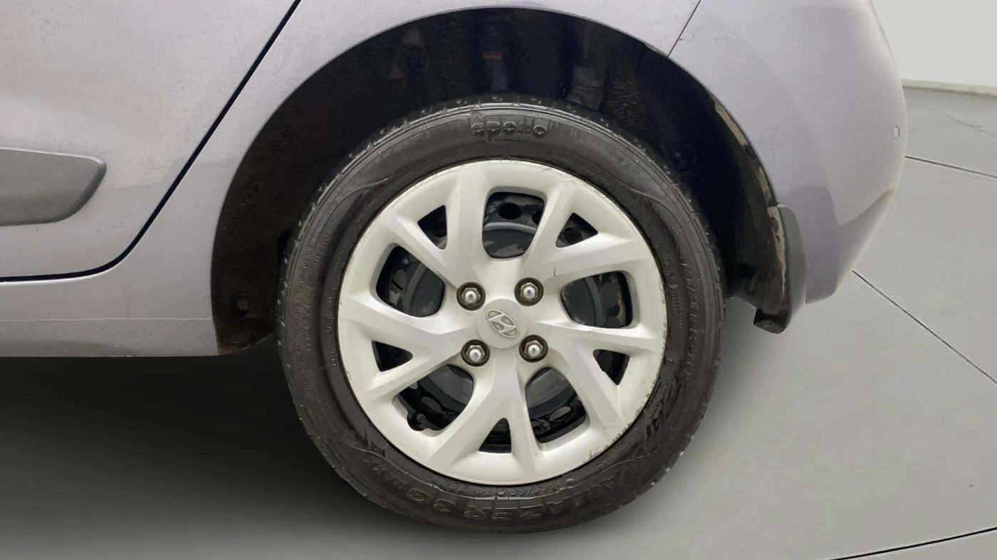 2018 Hyundai Grand i10 SPORTZ 1.2 KAPPA VTVT, Petrol, Manual, 25,904 km, Left Rear Wheel