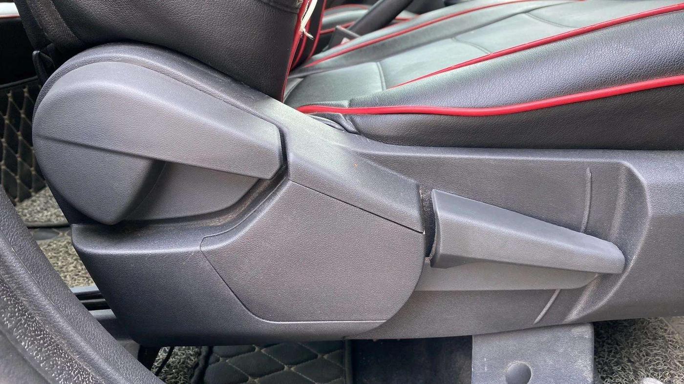 2022 Nissan MAGNITE XV RED EDITION, Petrol, Manual, 35,054 km, Driver Side Adjustment Panel