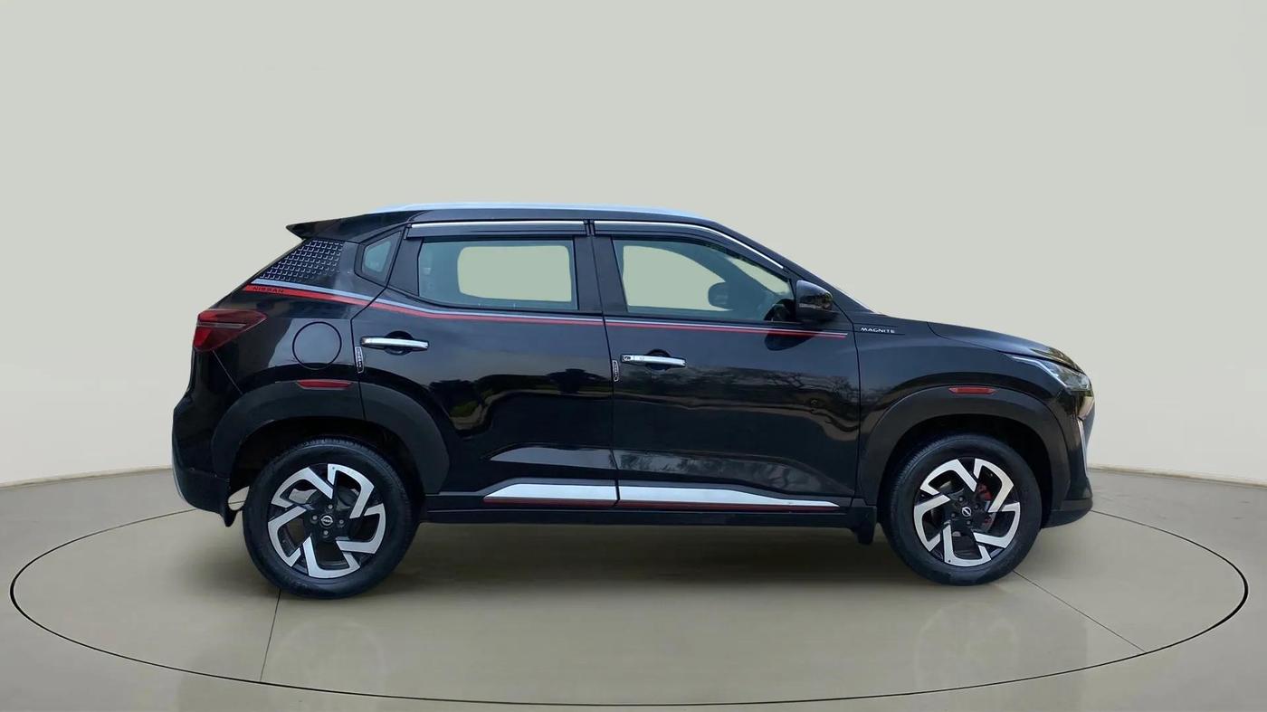2022 Nissan MAGNITE XV RED EDITION, Petrol, Manual, 35,054 km, Right Side View