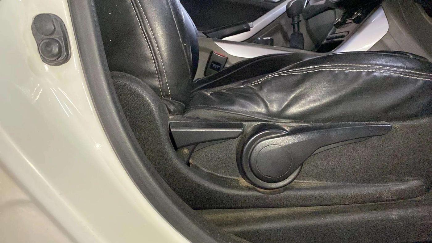 2018 Tata NEXON XZ PLUS DIESEL, Diesel, Manual, 83,601 km, Driver Side Adjustment Panel