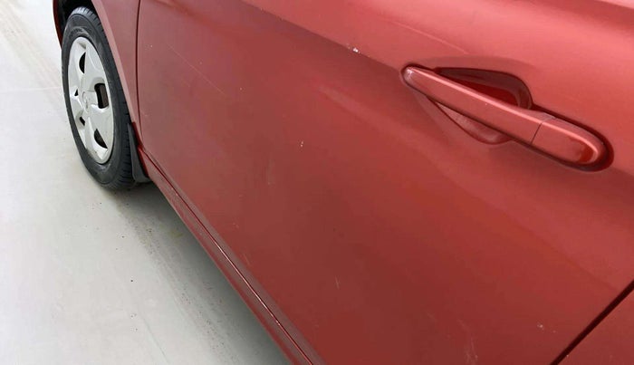 2018 Tata Tiago XT PETROL, Petrol, Manual, 98,176 km, Front passenger door - Minor scratches