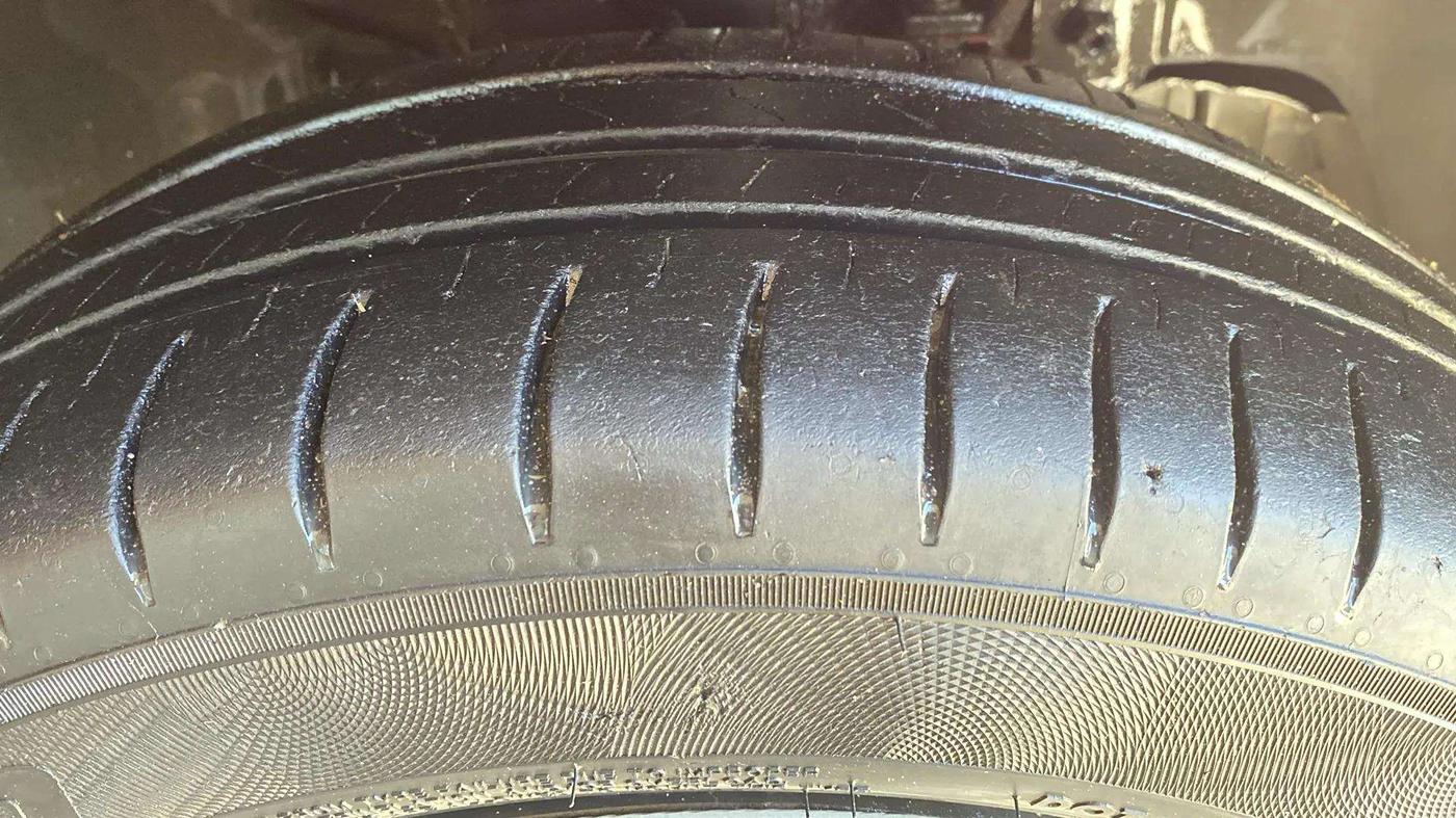2018 Tata Tiago XT PETROL, Petrol, Manual, 98,176 km, Right Front Tyre Tread