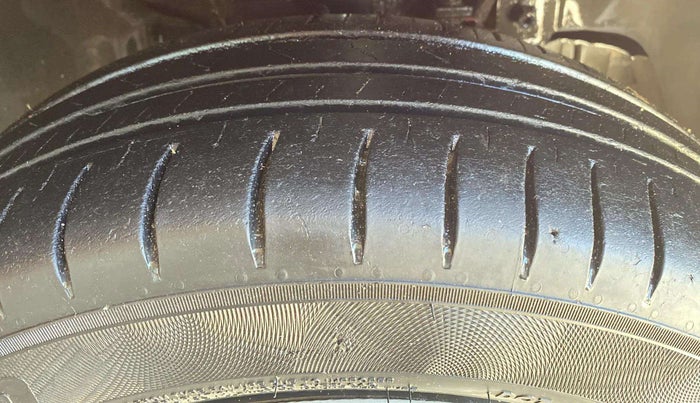 2018 Tata Tiago XT PETROL, Petrol, Manual, 98,176 km, Right Front Tyre Tread