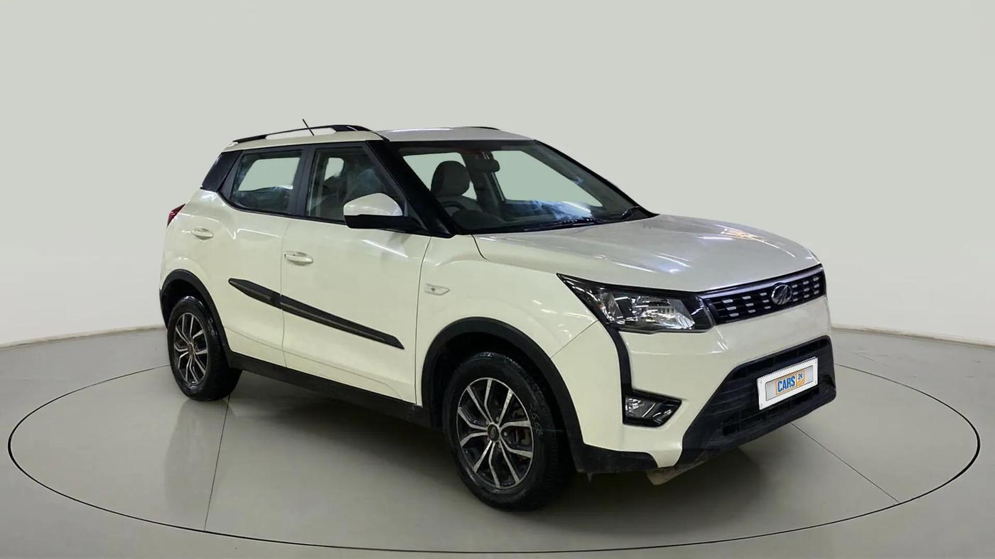 2021 Mahindra XUV300 W6 1.5 Sunroof Diesel, Diesel, Manual, 21,805 km, SRP