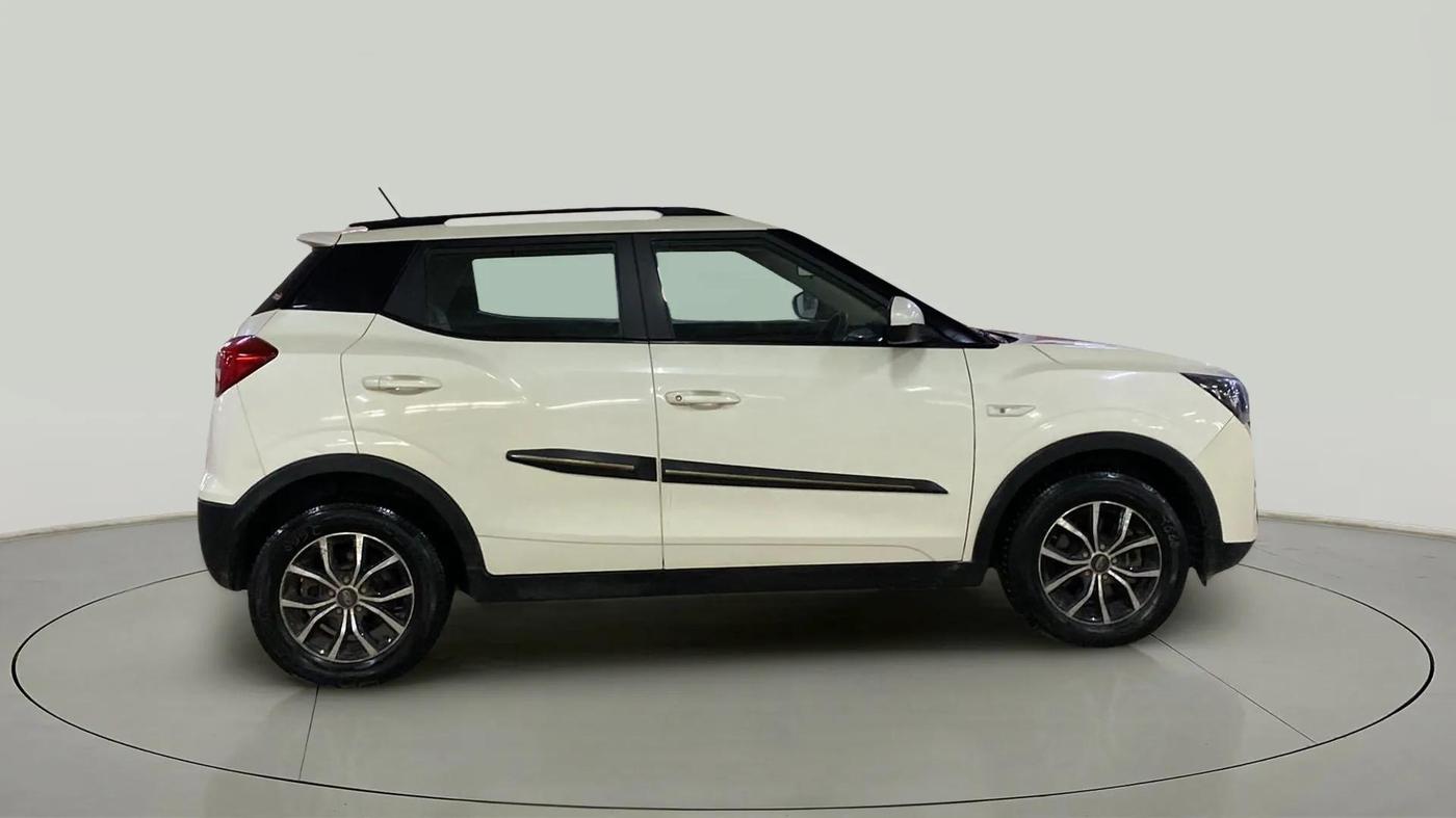 2021 Mahindra XUV300 W6 1.5 Sunroof Diesel, Diesel, Manual, 21,805 km, Right Side View