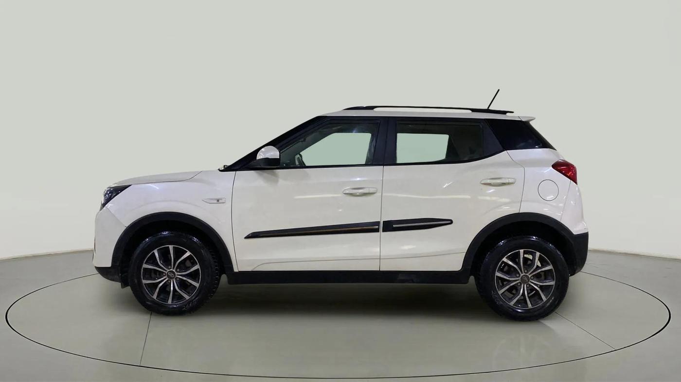 2021 Mahindra XUV300 W6 1.5 Sunroof Diesel, Diesel, Manual, 21,805 km, Left Side