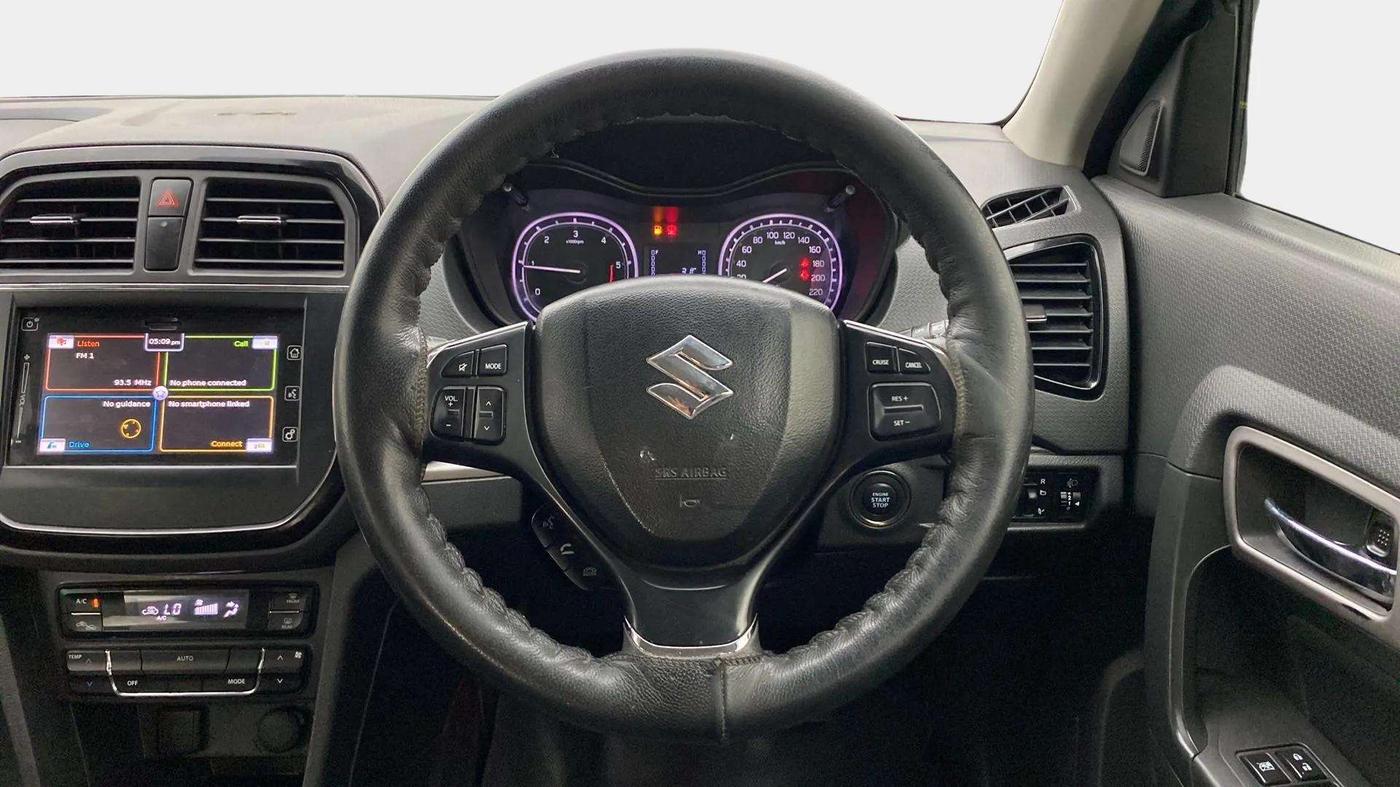 2017 Maruti Vitara Brezza ZDI PLUS, Diesel, Manual, 75,810 km, Steering Wheel Close Up