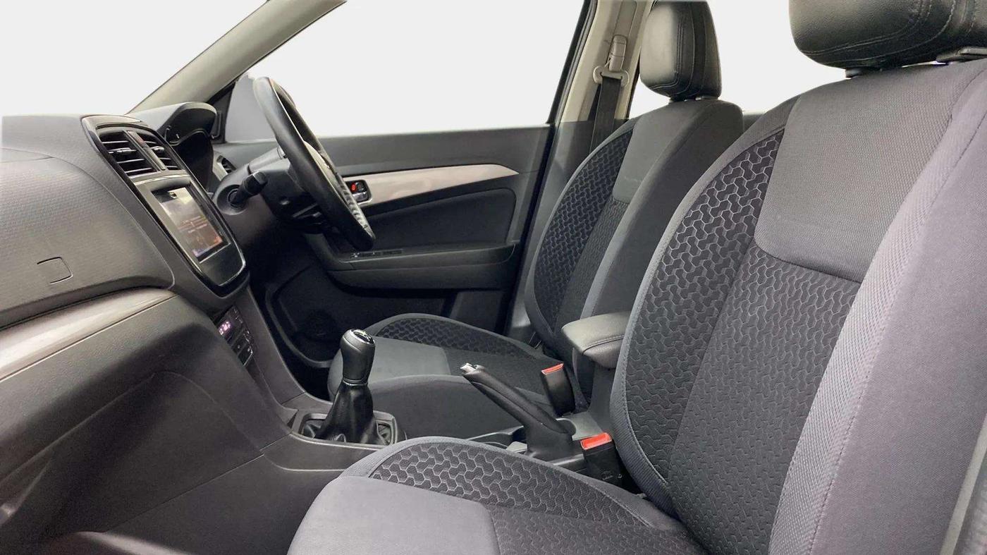 2017 Maruti Vitara Brezza ZDI PLUS, Diesel, Manual, 75,810 km, Right Side Front Door Cabin