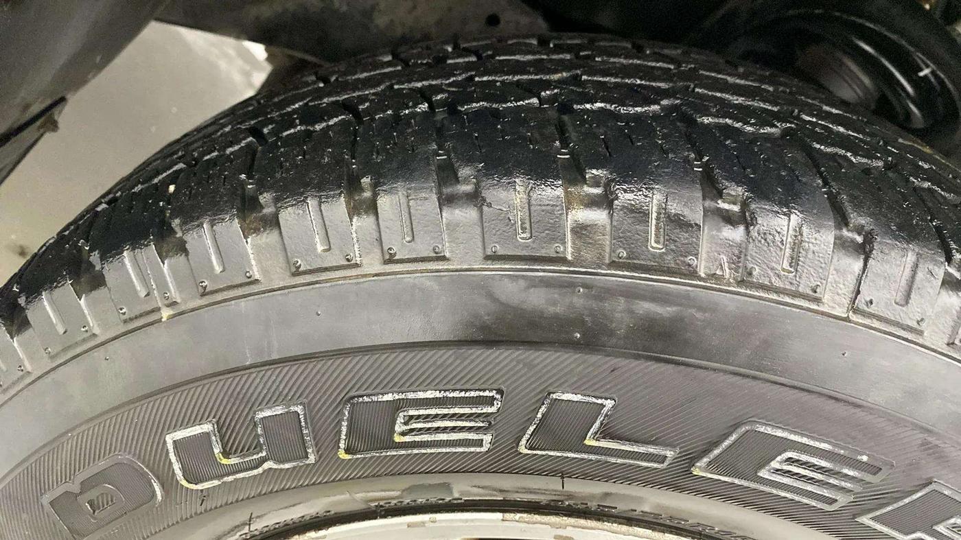 2016 Mahindra TUV300 T8, Diesel, Manual, 91,479 km, Right Front Tyre Tread