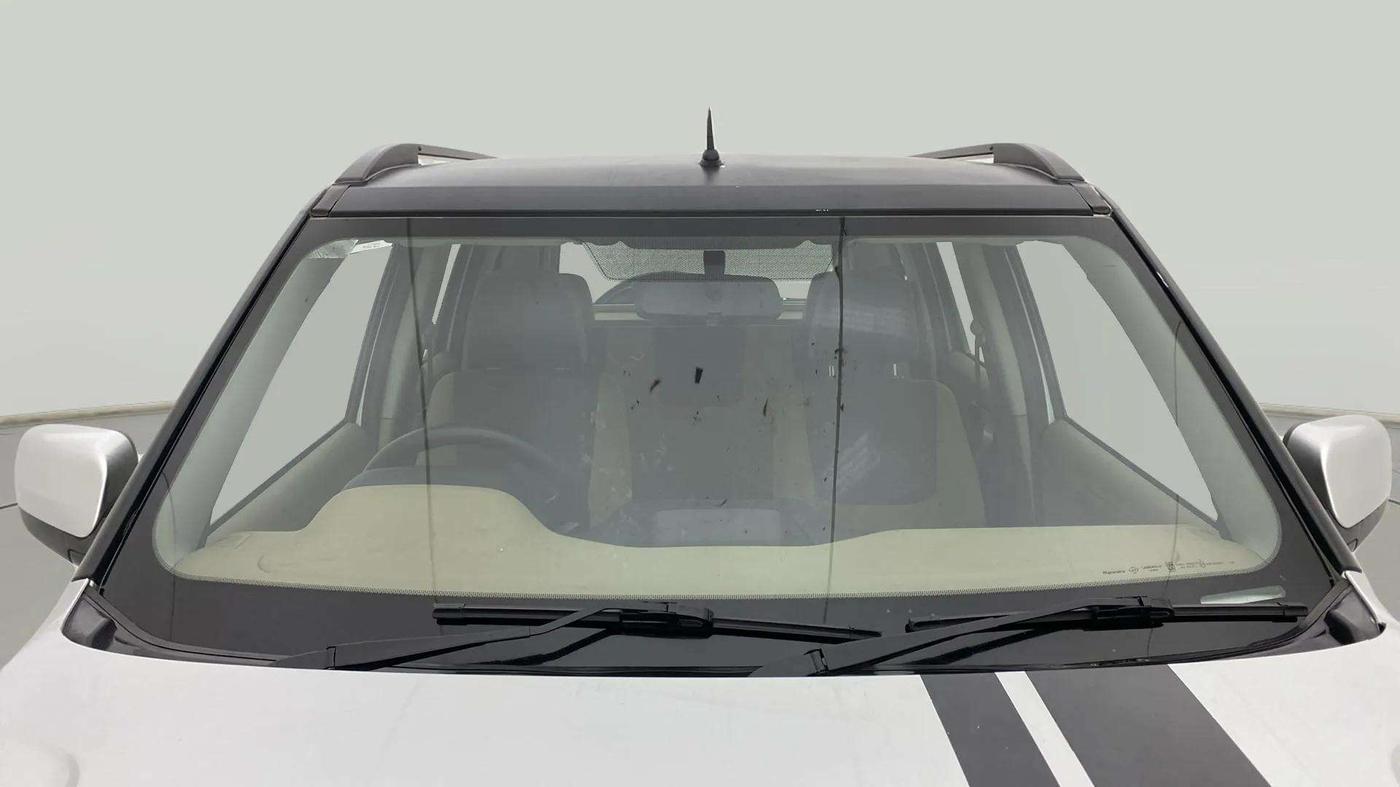 2016 Mahindra TUV300 T8, Diesel, Manual, 91,479 km, Front Windshield