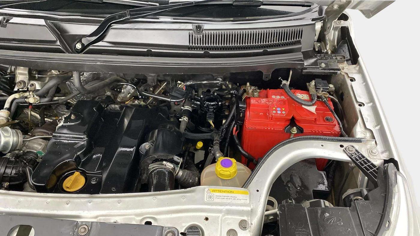 2016 Mahindra TUV300 T8, Diesel, Manual, 91,479 km, Engine View - Left