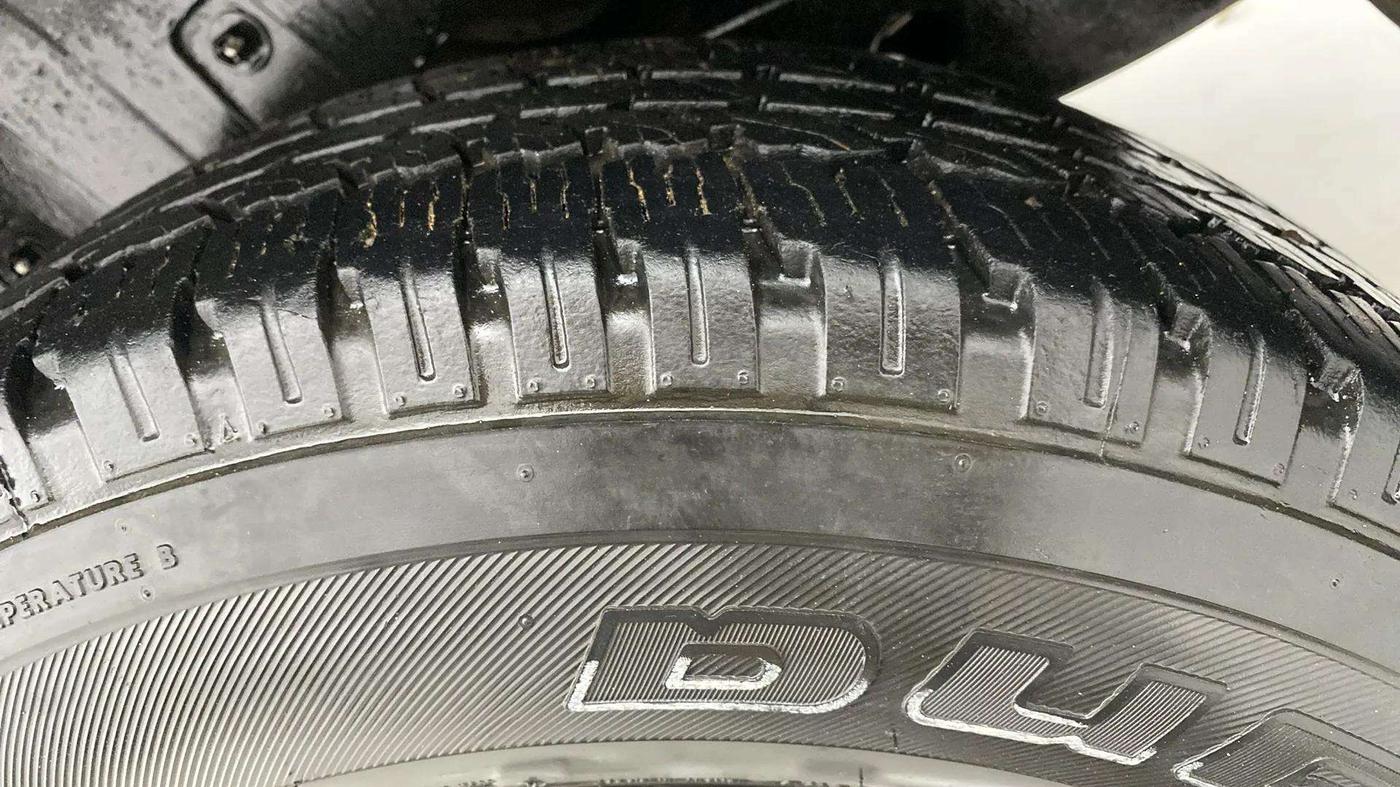 2016 Mahindra TUV300 T8, Diesel, Manual, 91,479 km, Left Rear Tyre Tread
